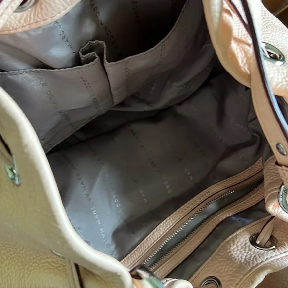 Marc by Marc Jacobs Too Hot To Handle Pale Pink REG. Textured Leather Bucket Bag - Picture 6 of 7